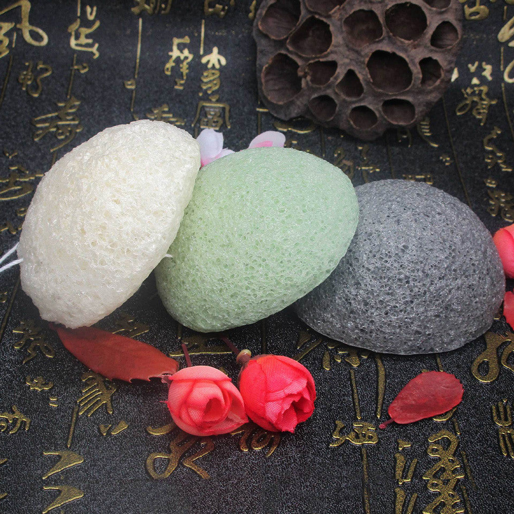 eponge-en-konjac-naturelle-et-ecologique-charbon-vegetal-visage-pores-dilates